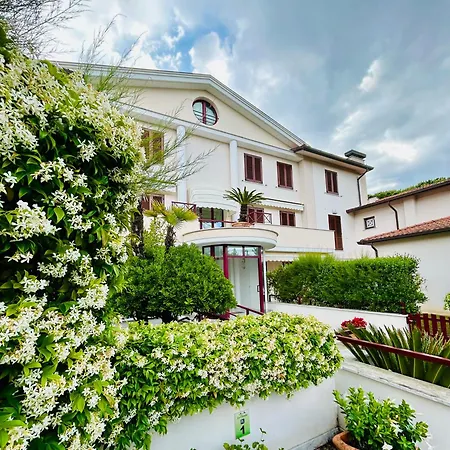 Le Pinete Rta Apartment